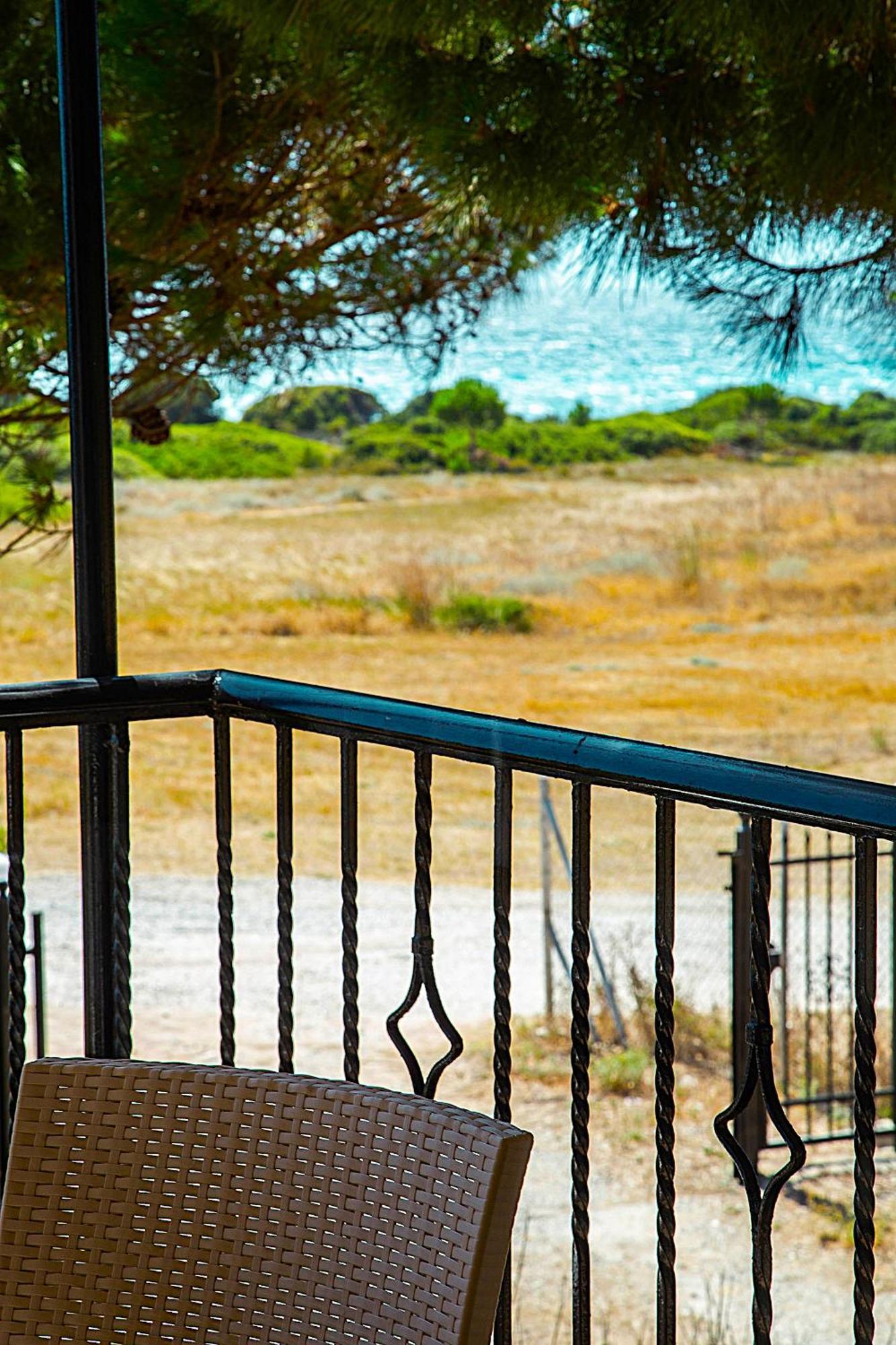 Romanos Beach Villas 外观 照片