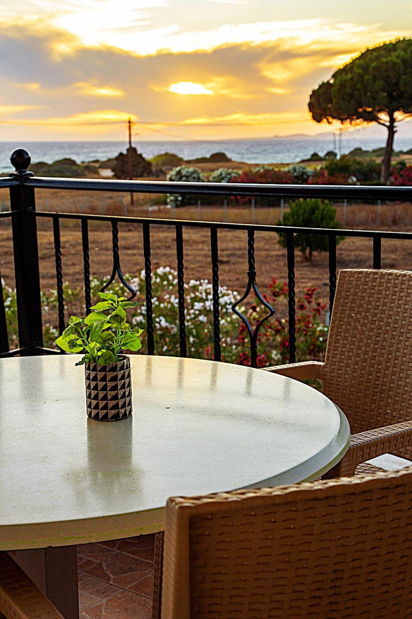 Romanos Beach Villas 外观 照片