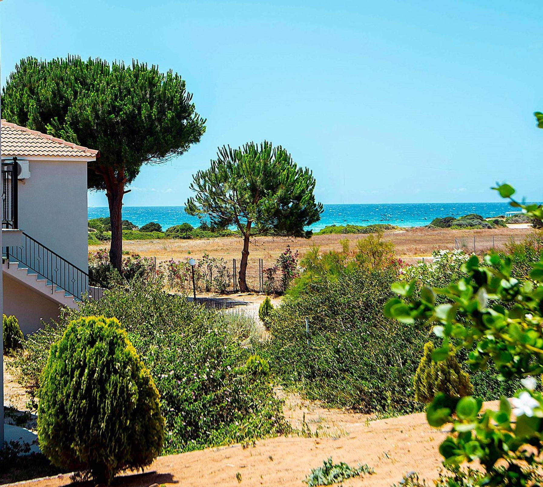 Romanos Beach Villas 外观 照片
