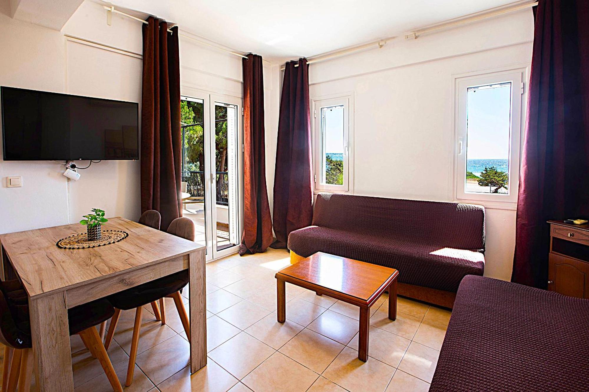 Romanos Beach Villas 外观 照片