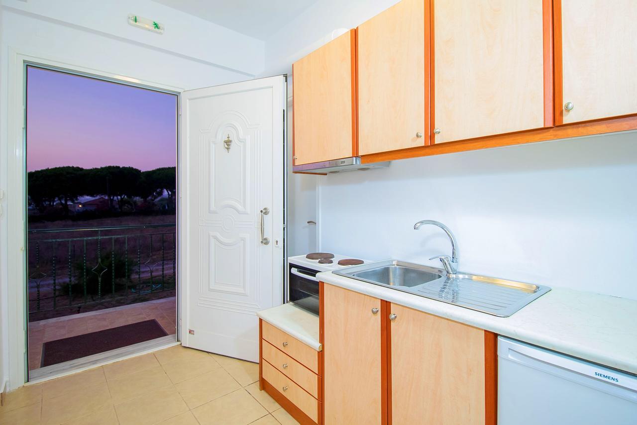 Romanos Beach Villas 外观 照片
