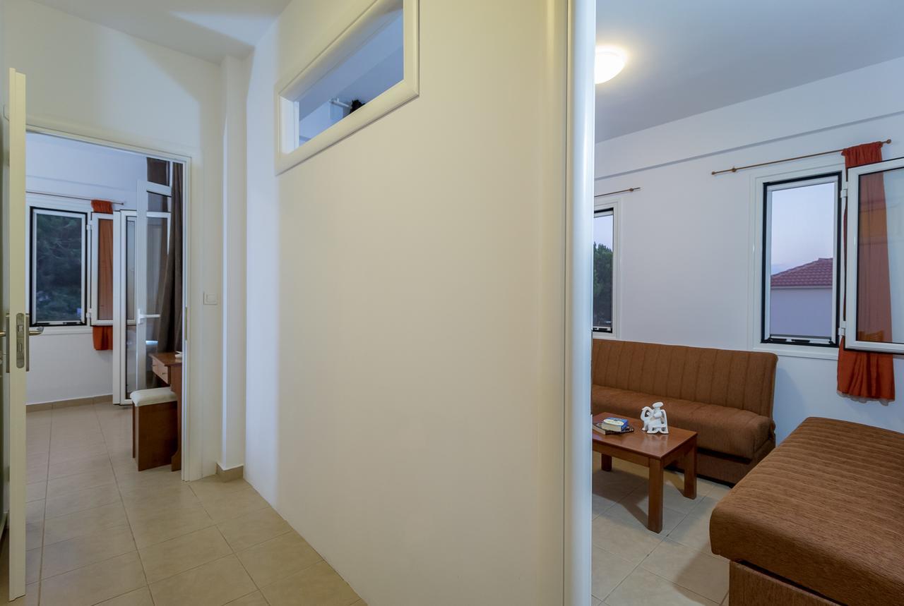 Romanos Beach Villas 外观 照片
