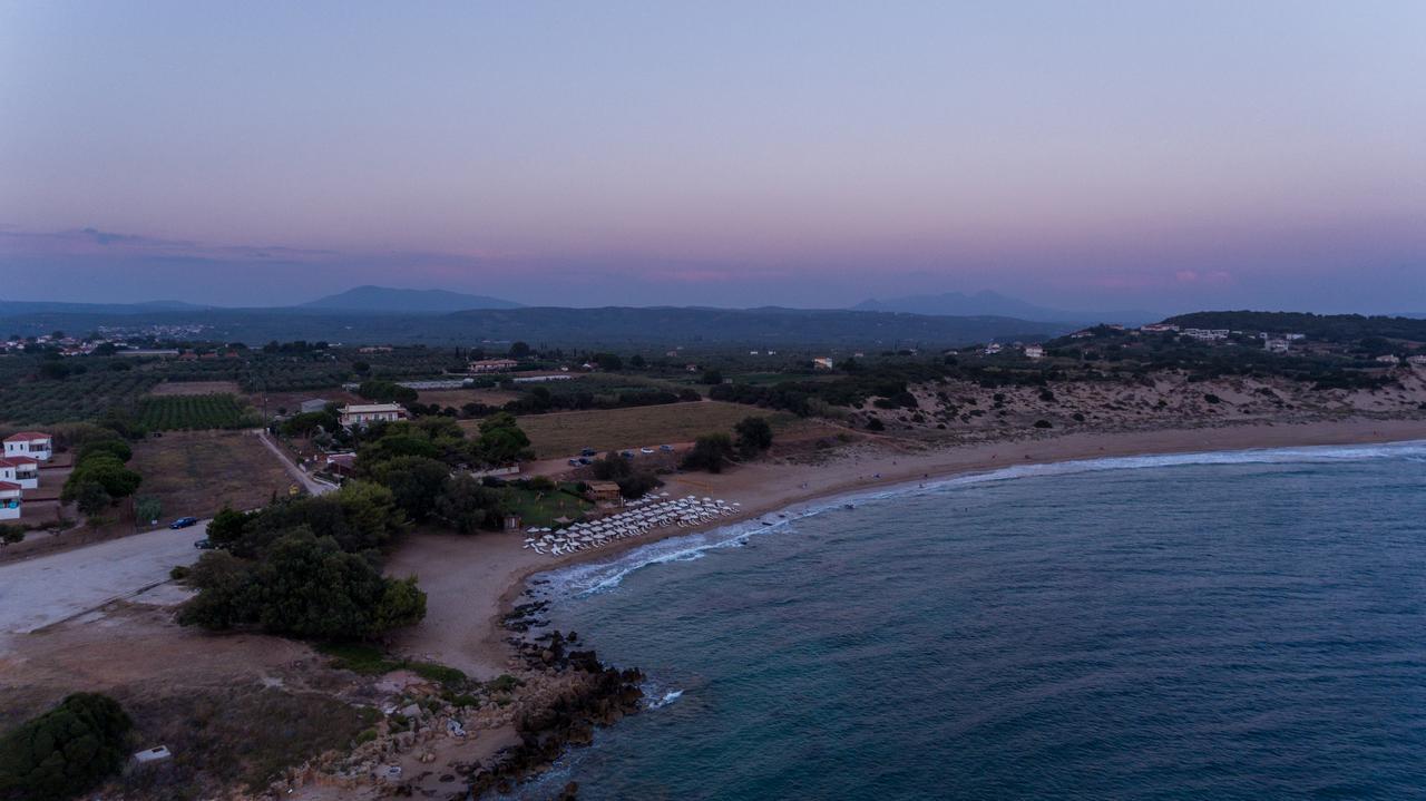 Romanos Beach Villas 外观 照片