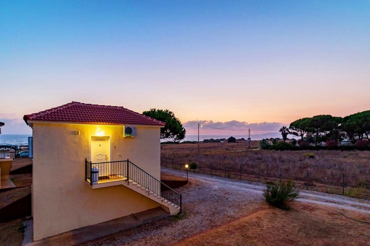 Romanos Beach Villas 外观 照片