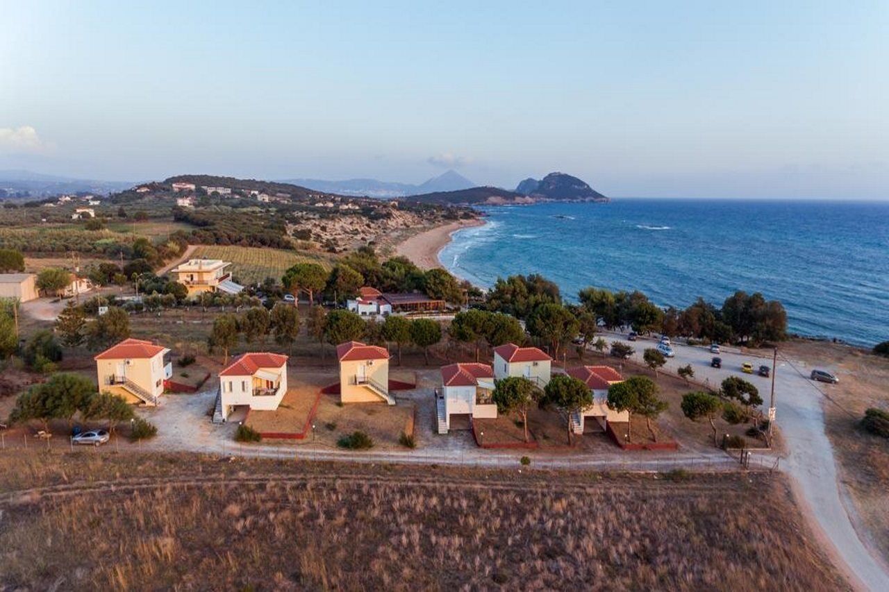 Romanos Beach Villas 外观 照片